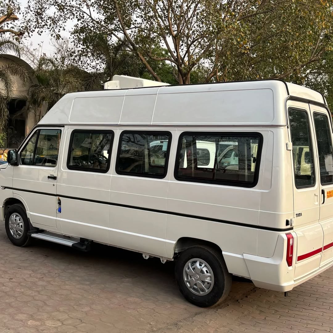 Tempo Traveller Booking in Puri – Affordable & Comfortable Group Travel